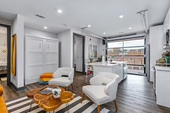 nashville oasis at the muse modern 2br with balcony and rooftop views
