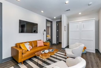 nashville oasis at the muse modern 2br with balcony and rooftop views