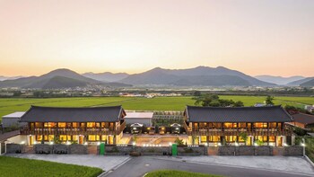 hanok pension wanggyeong