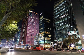 lazy tiger hotel