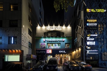 lazy tiger hotel