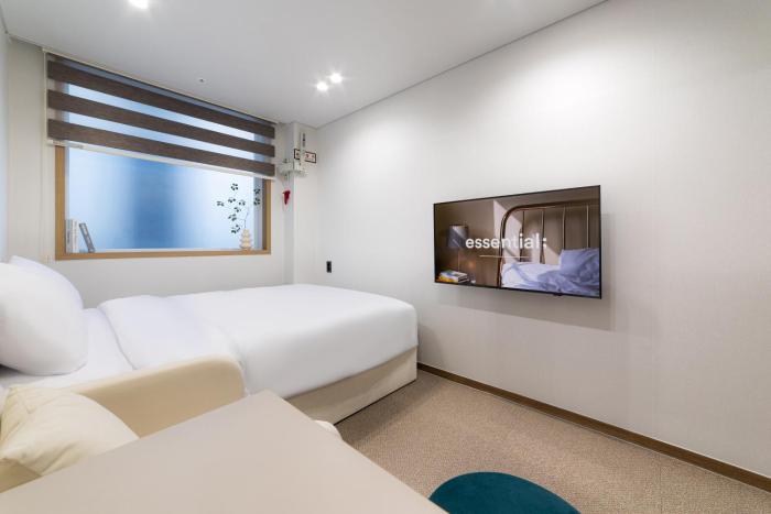 lazy tiger hotel