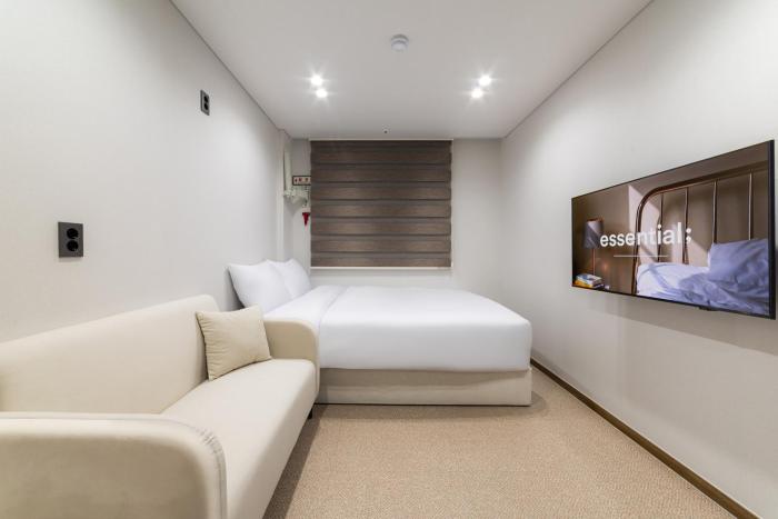 lazy tiger hotel