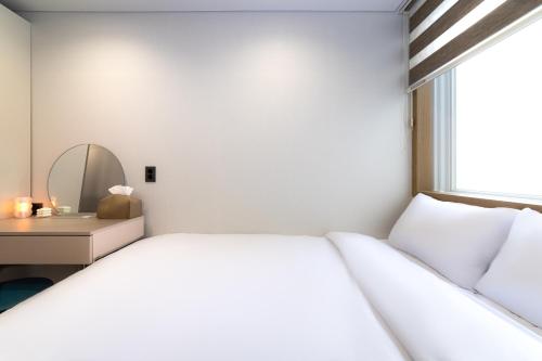 lazy tiger hotel
