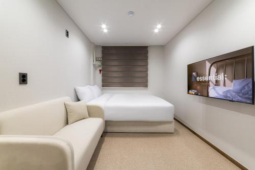lazy tiger hotel