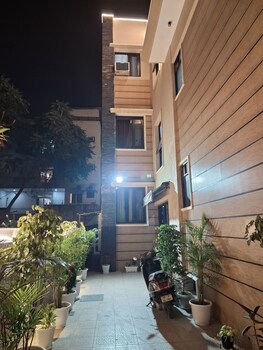 hotel star residency