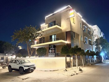 hotel star residency