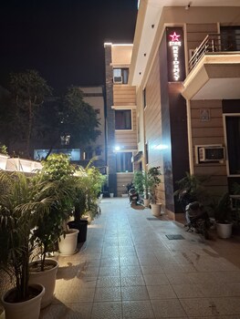 hotel star residency