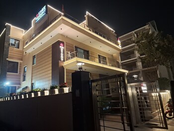 hotel star residency