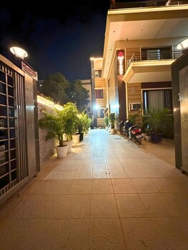 hotel star residency