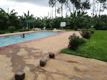 Plantains Place Karatina,,3 star
