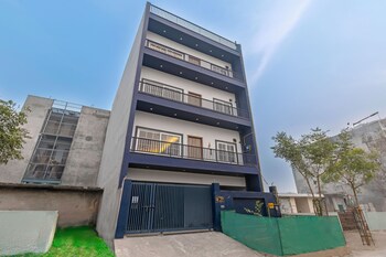 alaya stays radhika 2bhk apartment