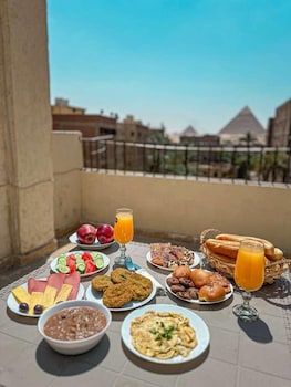 Pyramids Gold Sand Inn,,5 star