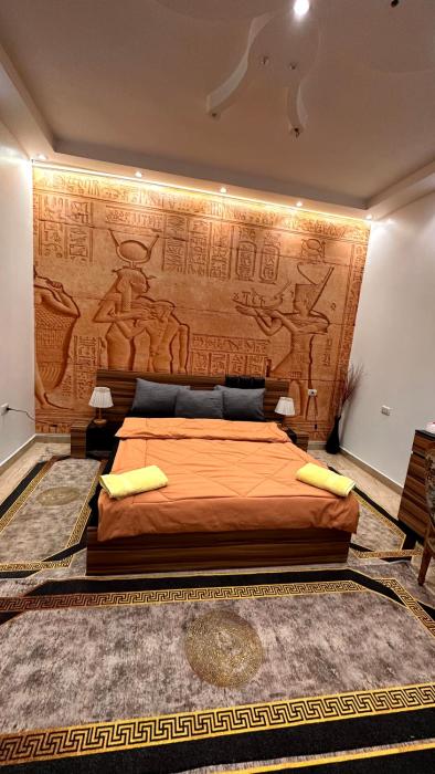 pyramids gold sand inn