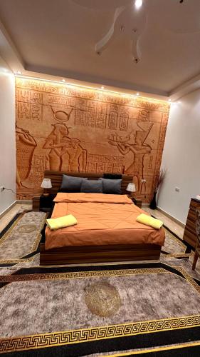 pyramids gold sand inn