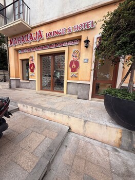 Maharaja Lounge & Hotels,,3 star
