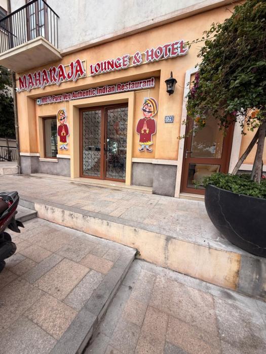 maharaja lounge and hotels