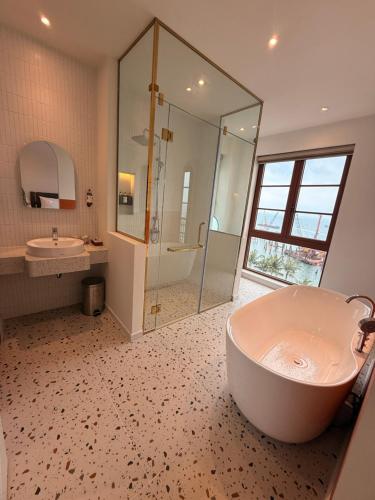 maharaja lounge and hotels