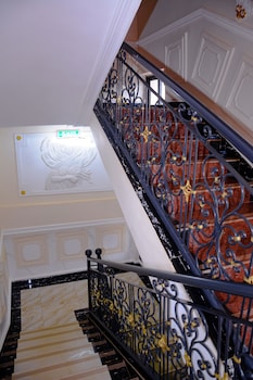 lynna hotel