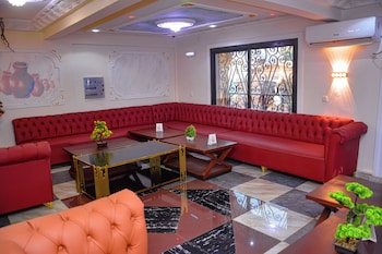 lynna hotel