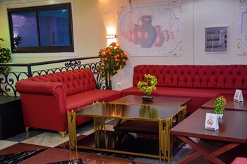 lynna hotel