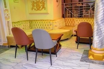lynna hotel