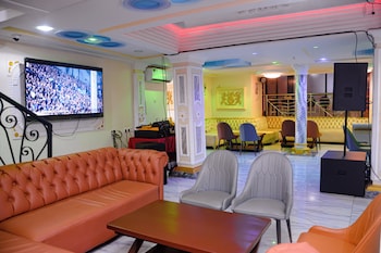 lynna hotel