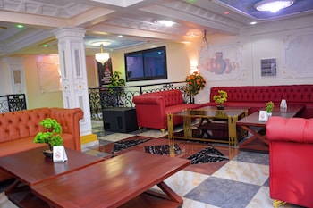 lynna hotel