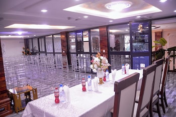 lynna hotel