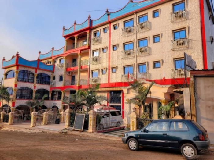 lynna hotel