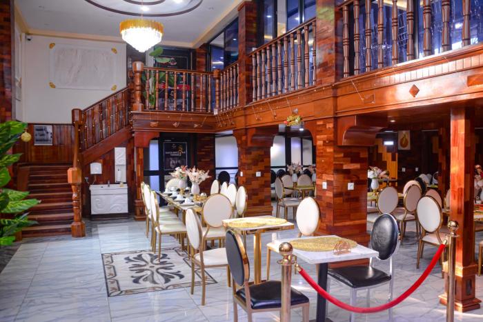 lynna hotel
