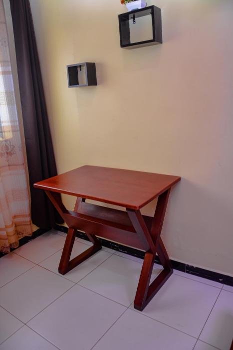 lynna hotel