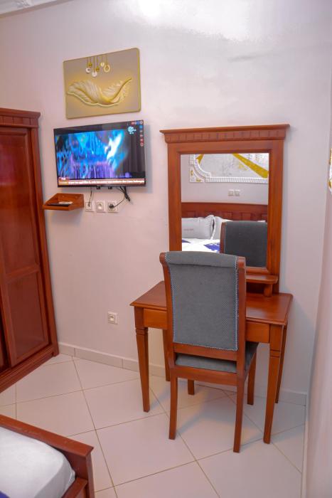 lynna hotel