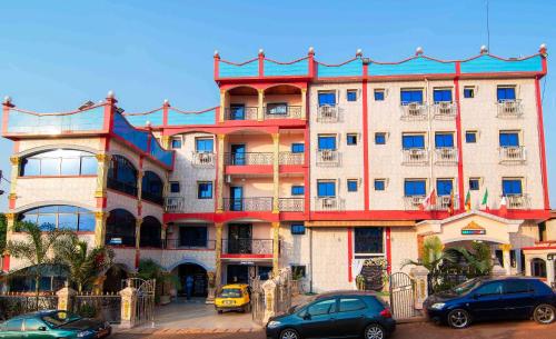 lynna hotel