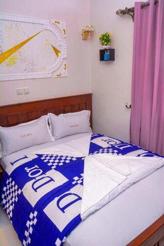 lynna hotel