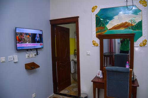 lynna hotel