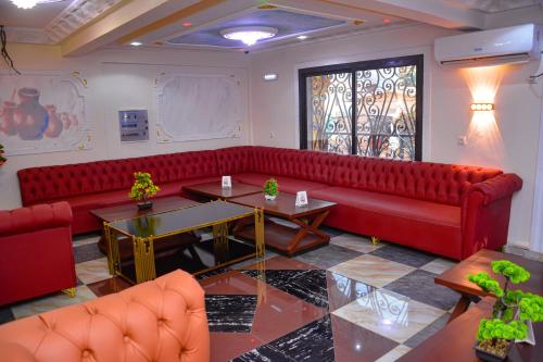 lynna hotel