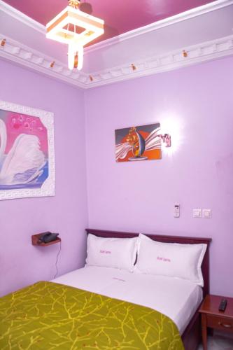 lynna hotel