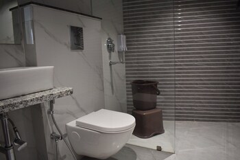 hotel sukoon 2mins connaught place