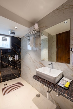 hotel sukoon 2mins connaught place
