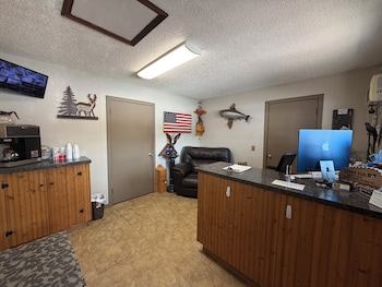 Mountain Valley Lodge & Campground,,2 star