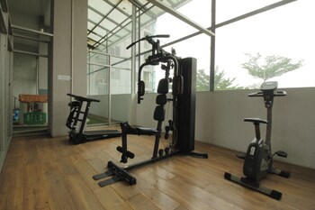 Easton Park Naffi Rooms By Mustika,,3 star