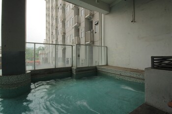 Easton Park Naffi Rooms By Mustika,,3 star