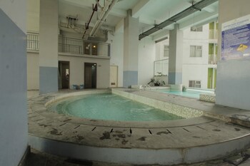 Easton Park Naffi Rooms By Mustika,,3 star