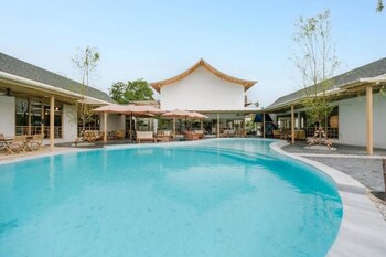 Kiyomizu Onsen &Glamping Resort Saraburi,,3 star