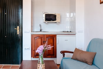 Apartamentos Los Alamos De El Pedroso,,2 star