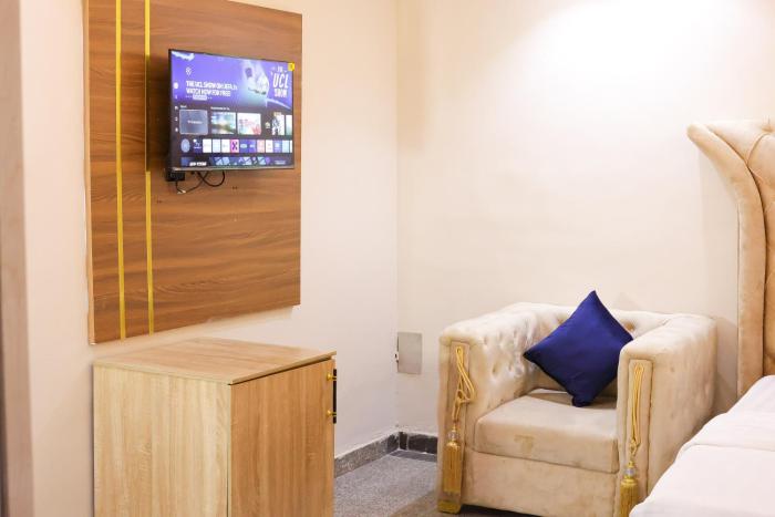oasis hotel and suites