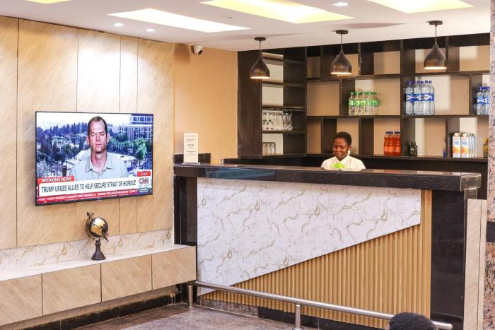 oasis hotel and suites