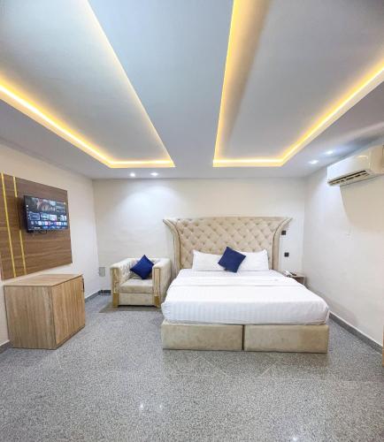 oasis hotel and suites
