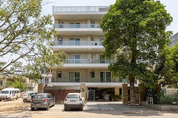 haris court hotels and banquets dlf phase3